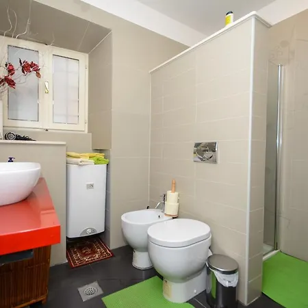 Apartman Lara *