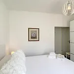 Apartment Lara *